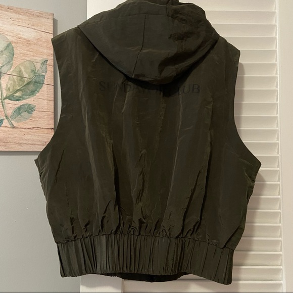 Sunday Off Club • Detachable Mask-Hooded Vest - Picture 2 of 4
